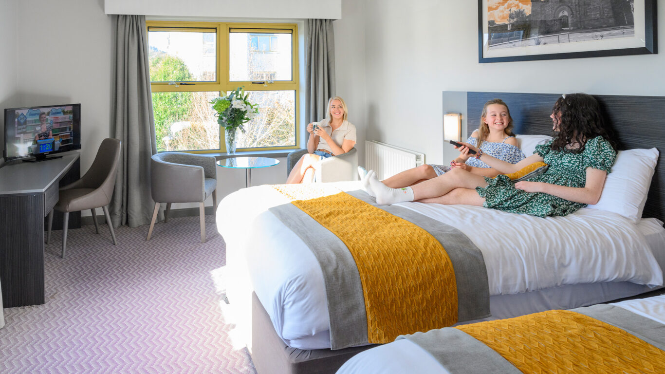 Family-Room-at-Newtown-Park